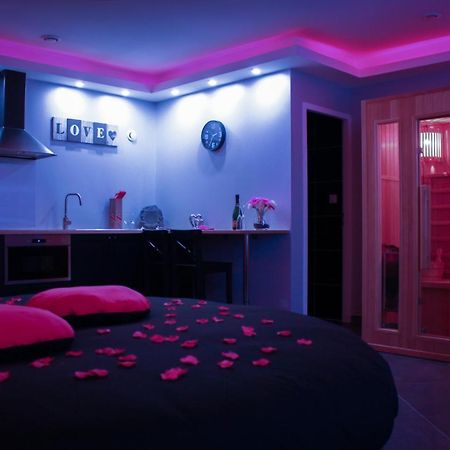 Nuit Vip Spa Sauna Privatif Le Rove Екстериор снимка