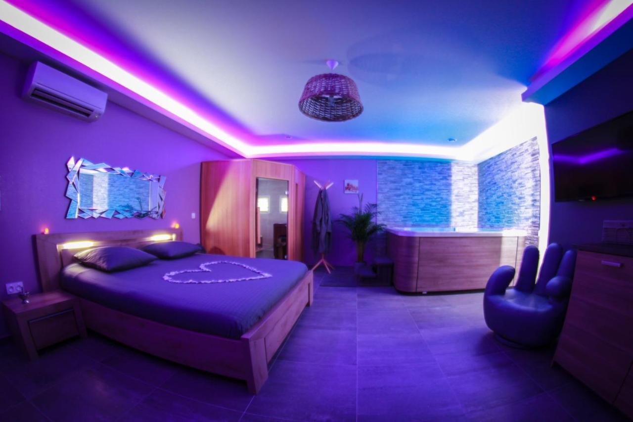 Nuit Vip Spa Sauna Privatif Le Rove Екстериор снимка